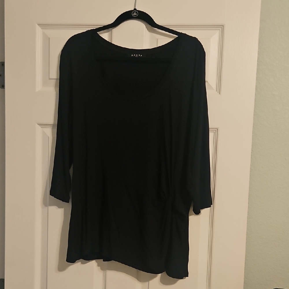 Rebel Wilson Women’s Black Scoop-Neck Long Sleeve Tee - Relaxed Fit